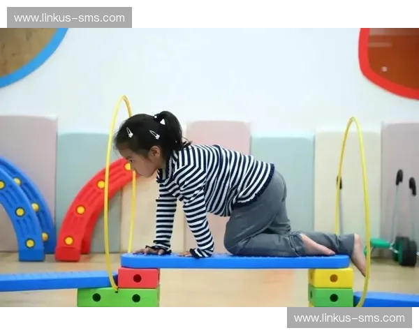 围绕抱腰翻滚探讨实战技巧与训练方法提升可持续表现能力发展途径